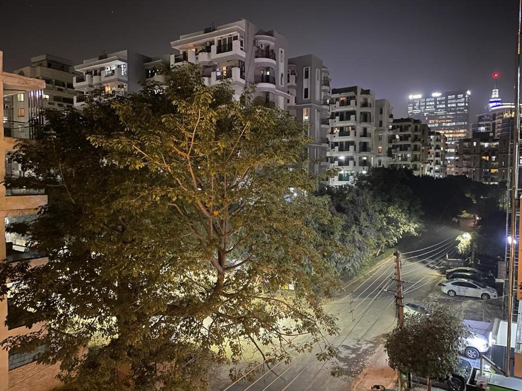 Flxho Uno - Serviced Apartment & Rooms - Golf Course Road Gurgaon Eksteriør billede