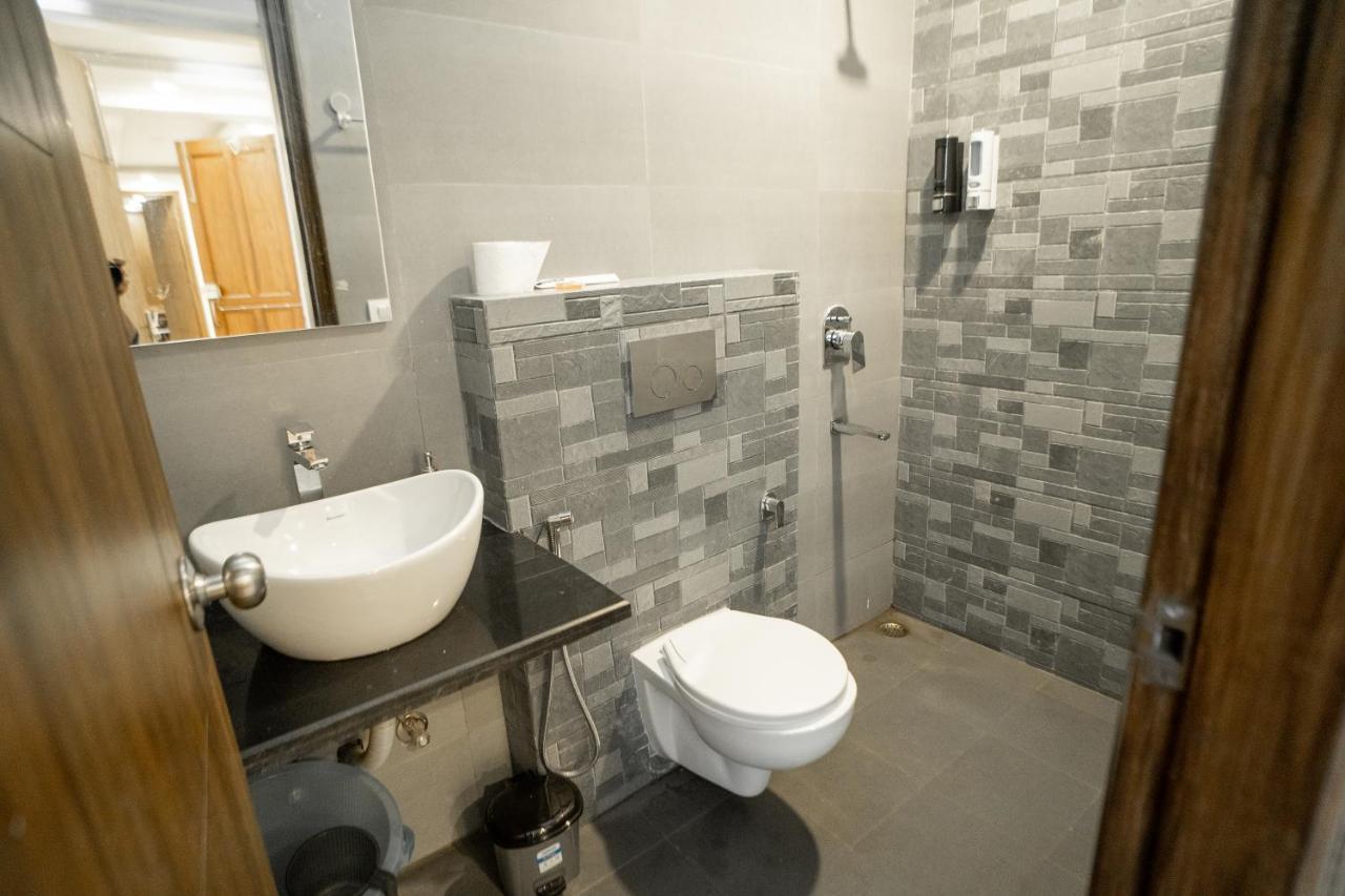 Flxho Uno - Serviced Apartment & Rooms - Golf Course Road Gurgaon Eksteriør billede